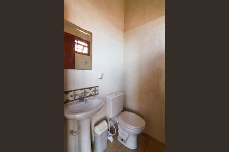 Casa para alugar com 120m², 2 quartos e 1 vaga Casa para alugar com 120m², 2 quartos e 1 vagaBanheiro