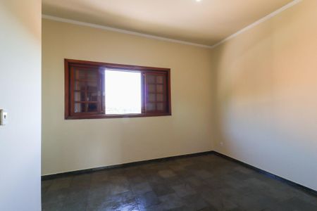 Casa para alugar com 120m², 2 quartos e 1 vaga Casa para alugar com 120m², 2 quartos e 1 vagaQuarto 1