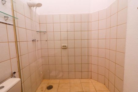 Casa para alugar com 120m², 2 quartos e 1 vaga Casa para alugar com 120m², 2 quartos e 1 vagaBanheiro