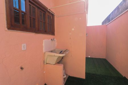 Casa para alugar com 120m², 2 quartos e 1 vaga Casa para alugar com 120m², 2 quartos e 1 vagaÁrea de serviço