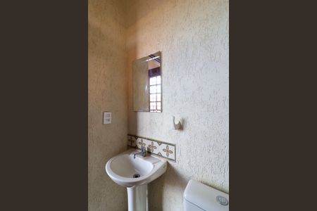Casa para alugar com 120m², 2 quartos e 1 vaga Casa para alugar com 120m², 2 quartos e 1 vagaBanheiro