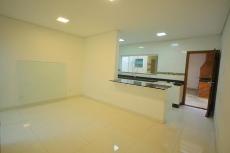 Casa para alugar com 220m², 3 quartos e 4 vagasCopa/Cozinha 