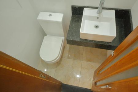 Casa para alugar com 220m², 3 quartos e 4 vagasBanheiro de serviço