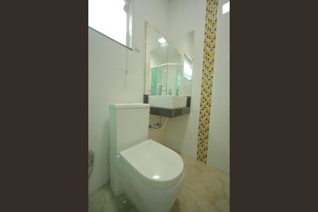 Casa para alugar com 220m², 3 quartos e 4 vagasBanheiro da Suíte 2 
