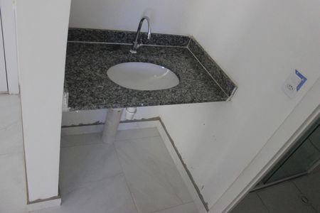 Apartamento para alugar com 37m², 2 quartos e sem vagaBanheiro 