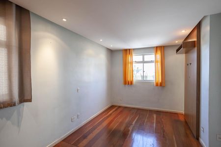 Apartamento à venda com 85m², 3 quartos e 2 vagasSuíte 
