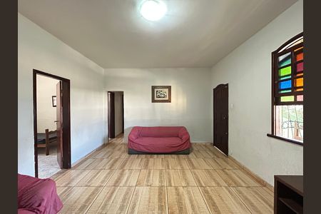 Casa para alugar com 3 quartos, 492m² em Chácara Novo Horizonte, Contagem