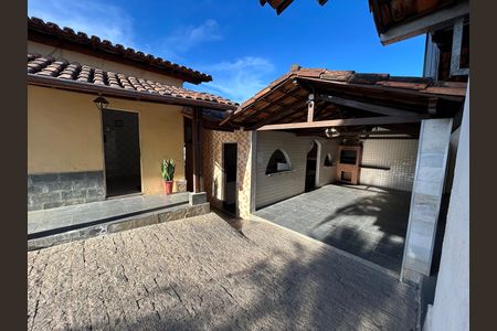 Casa para alugar com 3 quartos, 492m² em Chácara Novo Horizonte, Contagem