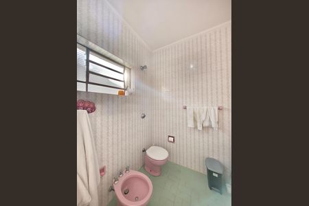 Casa à venda com 266m², 3 quartos e 7 vagas Casa à venda com 266m², 3 quartos e 7 vagasBanheiro da Suíte