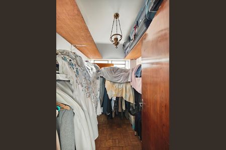 Casa à venda com 266m², 3 quartos e 7 vagas Casa à venda com 266m², 3 quartos e 7 vagasCloset da Suíte