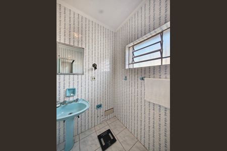 Casa à venda com 266m², 3 quartos e 7 vagas Casa à venda com 266m², 3 quartos e 7 vagasBanheiro Social