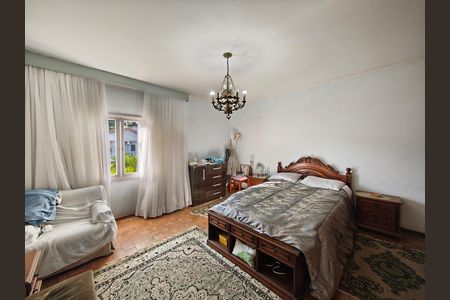 Casa à venda com 266m², 3 quartos e 7 vagas Casa à venda com 266m², 3 quartos e 7 vagasSuíte