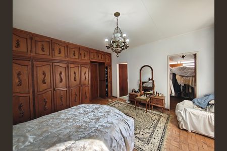 Casa à venda com 266m², 3 quartos e 7 vagas Casa à venda com 266m², 3 quartos e 7 vagasSuíte