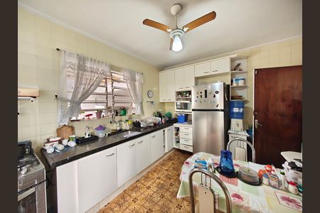 Casa à venda com 266m², 3 quartos e 7 vagas Casa à venda com 266m², 3 quartos e 7 vagasCozinha