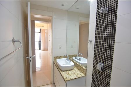 Banheiro da Suíte de apartamento à venda com 3 quartos, 135m² em Tijuca, Rio de Janeiro
