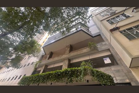 Apartamento à venda com 135m², 3 quartos e 2 vagas Apartamento à venda com 135m², 3 quartos e 2 vagasFachada
