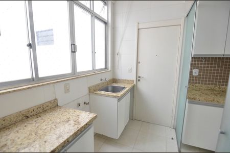 Apartamento à venda com 135m², 3 quartos e 2 vagas Apartamento à venda com 135m², 3 quartos e 2 vagasÁrea de Serviço