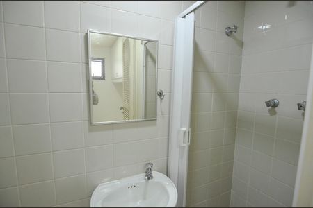 Apartamento à venda com 135m², 3 quartos e 2 vagas Apartamento à venda com 135m², 3 quartos e 2 vagasBanheiro de Serviço