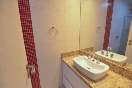Apartamento à venda com 135m², 3 quartos e 2 vagas Apartamento à venda com 135m², 3 quartos e 2 vagasBanheiro Social
