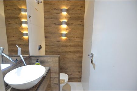 Apartamento à venda com 135m², 3 quartos e 2 vagas Apartamento à venda com 135m², 3 quartos e 2 vagasLavabo