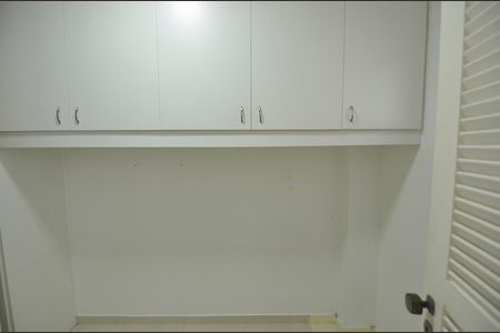 Apartamento à venda com 135m², 3 quartos e 2 vagas Apartamento à venda com 135m², 3 quartos e 2 vagasQuarto de Serviço