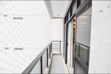 Apartamento à venda com 135m², 3 quartos e 2 vagas Apartamento à venda com 135m², 3 quartos e 2 vagasSala