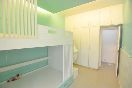 Apartamento à venda com 135m², 3 quartos e 2 vagas Apartamento à venda com 135m², 3 quartos e 2 vagasQuarto 2