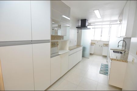 Apartamento à venda com 135m², 3 quartos e 2 vagas Apartamento à venda com 135m², 3 quartos e 2 vagasCozinha