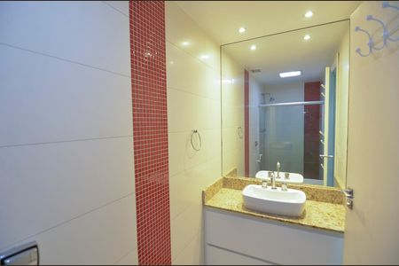 Apartamento à venda com 135m², 3 quartos e 2 vagas Apartamento à venda com 135m², 3 quartos e 2 vagasBanheiro Social