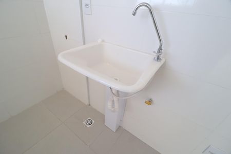 Cozinha e Área de Serviço de apartamento para alugar com 2 quartos, 58m² em Jardim Patricia, Uberlândia