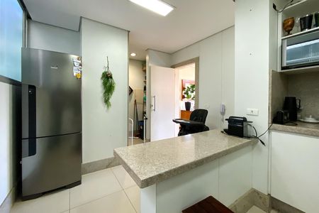 Cozinha de apartamento à venda com 3 quartos, 96m² em Santo Antônio, Belo Horizonte