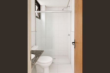 Banheiro de casa de condomínio para alugar com 3 quartos, 89m² em Dom Feliciano, Gravataí
