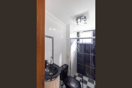 Banheiro de apartamento para alugar com 2 quartos, 50m² em Santíssimo, Rio de Janeiro