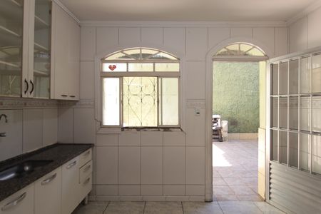 Cozinha de casa para alugar com 4 quartos, 174m² em Maria Helena, Belo Horizonte