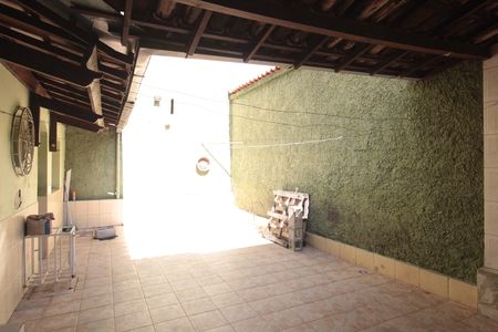 Área de Serviço de casa para alugar com 4 quartos, 174m² em Maria Helena, Belo Horizonte