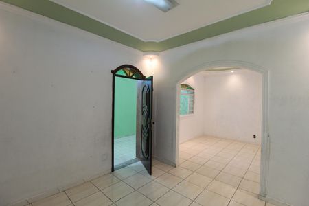 Casa para alugar com 4 quartos, 174m² em Maria Helena, Belo Horizonte