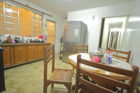 Casa para alugar com 150m², 3 quartos e 2 vagasCozinha 