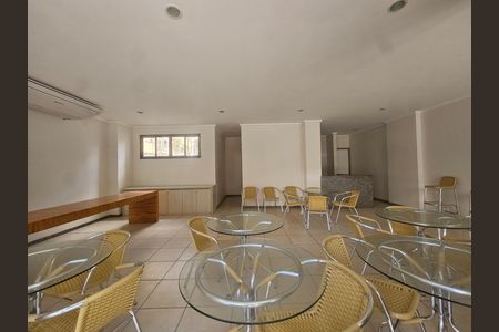 Apartamento para alugar com 116m², 3 quartos e 2 vagas Apartamento para alugar com 116m², 3 quartos e 2 vagasÁrea comum - Salão de festas