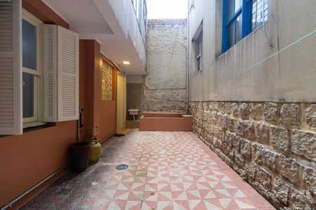 Pátio e lavanderia de apartamento para alugar com 4 quartos, 130m² em Petrópolis, Porto Alegre