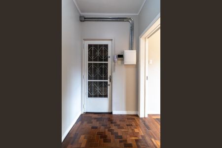 Apartamento para alugar com 130m², 4 quartos e sem vaga Apartamento para alugar com 130m², 4 quartos e sem vagaPorta