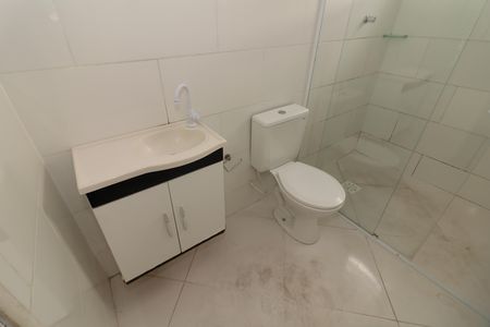 Banheiro de casa para alugar com 1 quarto, 55m² em Pestana, Osasco