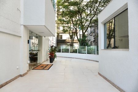 Apartamento para alugar com 125m², 4 quartos e 2 vagas Apartamento para alugar com 125m², 4 quartos e 2 vagasÁrea de Entrada