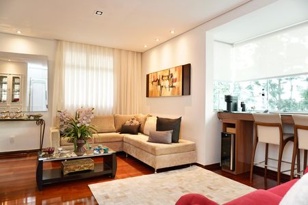 Apartamento para alugar com 125m², 4 quartos e 2 vagas Apartamento para alugar com 125m², 4 quartos e 2 vagasSala