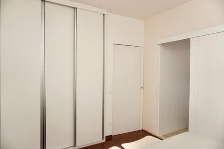 Apartamento para alugar com 125m², 4 quartos e 2 vagas Apartamento para alugar com 125m², 4 quartos e 2 vagasSuíte