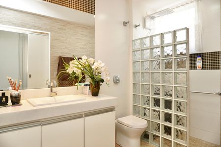 Apartamento para alugar com 125m², 4 quartos e 2 vagas Apartamento para alugar com 125m², 4 quartos e 2 vagasBanheiro da Suíte