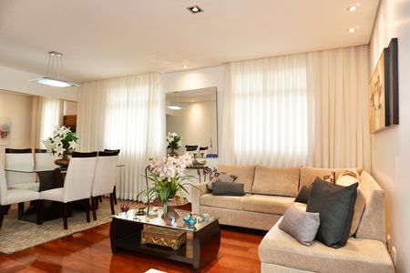 Apartamento para alugar com 125m², 4 quartos e 2 vagas Apartamento para alugar com 125m², 4 quartos e 2 vagasSala