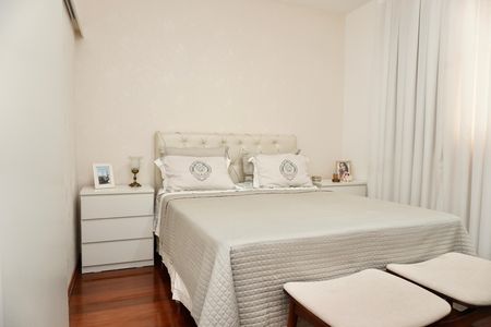 Apartamento para alugar com 125m², 4 quartos e 2 vagas Apartamento para alugar com 125m², 4 quartos e 2 vagasSuíte
