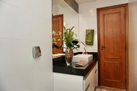 Apartamento para alugar com 125m², 4 quartos e 2 vagas Apartamento para alugar com 125m², 4 quartos e 2 vagasBanheiro Social