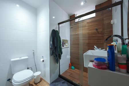 Apartamento à venda com 70m², 2 quartos e sem vagaBanheiro 