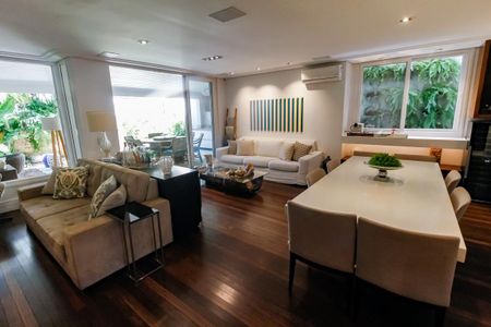 Casa de condomínio à venda com 460m², 4 quartos e 4 vagasSala 1